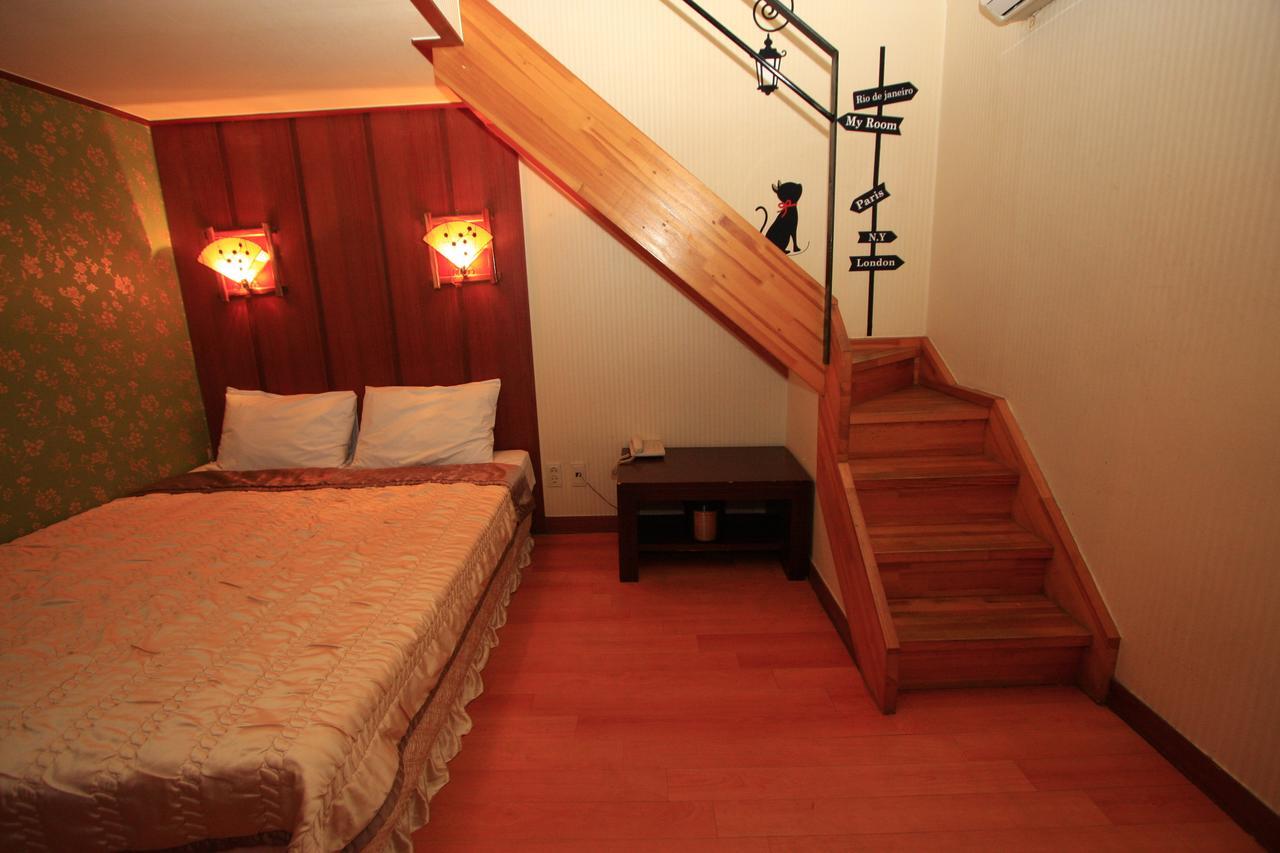 Blue Motel Борьонг Екстериор снимка